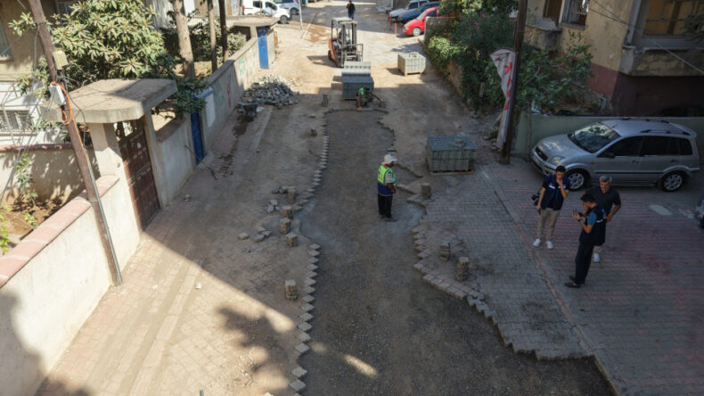 Dulkadiroğlu’nda Yollar Kilit Parke ile Yenileniyor