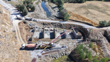 Göksun’da 50 Yıllık Köprünün Yerine Modern Köprü Yapılıyor