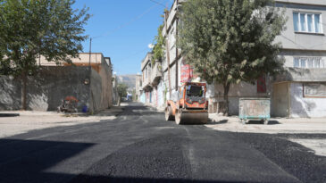 Altyapısı Tamamlanan Sokaklarda Yol Kaplamaları Yenileniyor