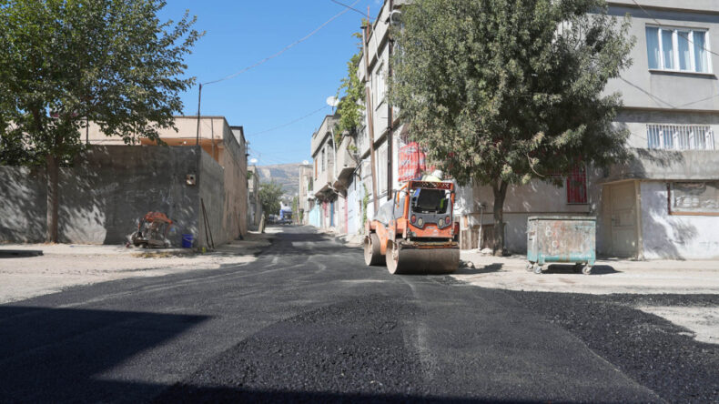 Altyapısı Tamamlanan Sokaklarda Yol Kaplamaları Yenileniyor