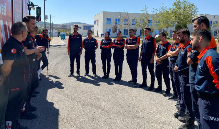 Büyükşehir İtfaiyesi’nden AFAD Personeline Yangın Eğitimi