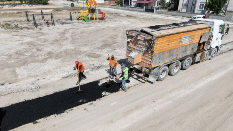 Elbistan’da Altyapı Sonrası Asfalt Çalışmaları Sürüyor