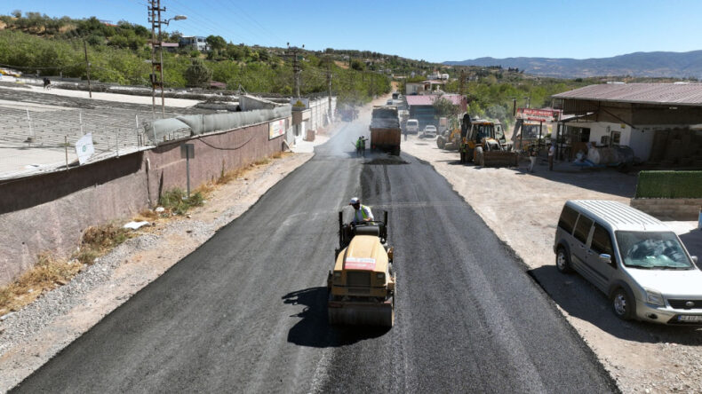 Altyapısı Tamamlanan Akyar TOKİ Yolu Sıcak Asfaltla Yenilendi