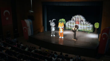 Minikler “Akıllı Tavşan Momo” Müzikali ile Doğa Sevgisi Kazandı