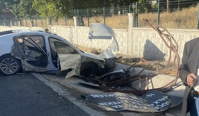 Kahramanmaraş’ta Feci Kaza! Otomobil TIR’a Çarptı: 2 Yaralı
