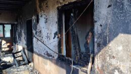 Göksun’da iki ev yandı