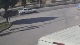 3 aracın karıştığı kaza güvenlik kamerasında