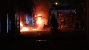 Gece bekçileri fark etti: Kundaklama ve şüpheli düzenek paniği yaşandı