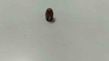 Yorgun mermi iş yerine isabet etti