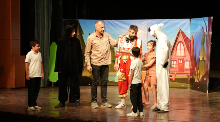 Pamuk ile Kömür Tiyatrosu Miniklerle Buluştu