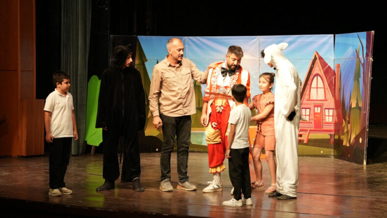Pamuk ile Kömür Tiyatrosu Miniklerle Buluştu