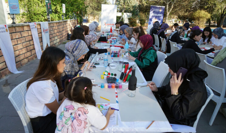 Gençler Tasarladı, Işıklar Filistin İçin Yandı