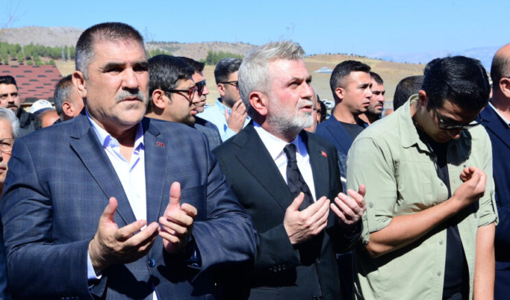 Başkan Görgel, Başkan Karaca’ya Taziye Ziyaretinde Bulundu