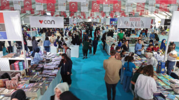Kitap Fuarı’na Yoğun İlgi: İlk 3 Günde 70 Bin Ziyaretçi