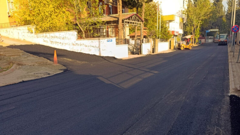 Büyükşehir, Yolları Bir Bir Sıcak Asfaltla Buluşturuyor
