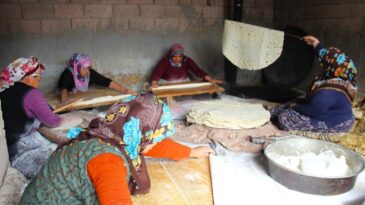 Kahramanmaraş’ta imece geleneğiyle kış hazırlığı devam ediyor