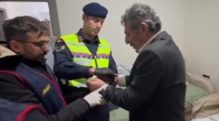 Kardeşini öldürüp bir kişiyi yaralamıştı, 22 yıl sonra yakalandı