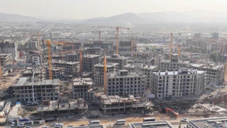 Onikişubat Stadyumu’nun yerine deprem konutları yükseliyor