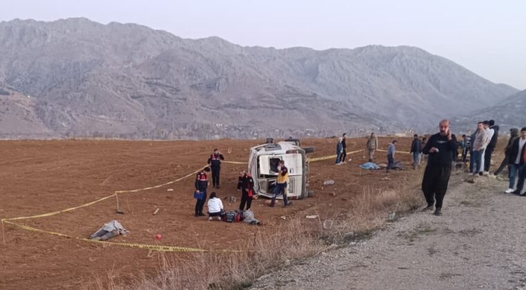 Kahramanmaraş’ta işçileri taşıyan minibüs takla attı: 2 ölü, 7 yaralı