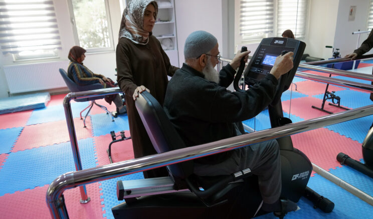 Büyükşehir Aktif Yaşam Merkezi’nde Sağlık, Eğitim ve Destek Bir Arada