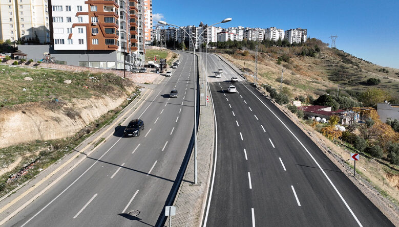 Bahçeci Hoca Bulvarı, Güçlendirmenin Ardından Yeniden Trafiğe Açıldı