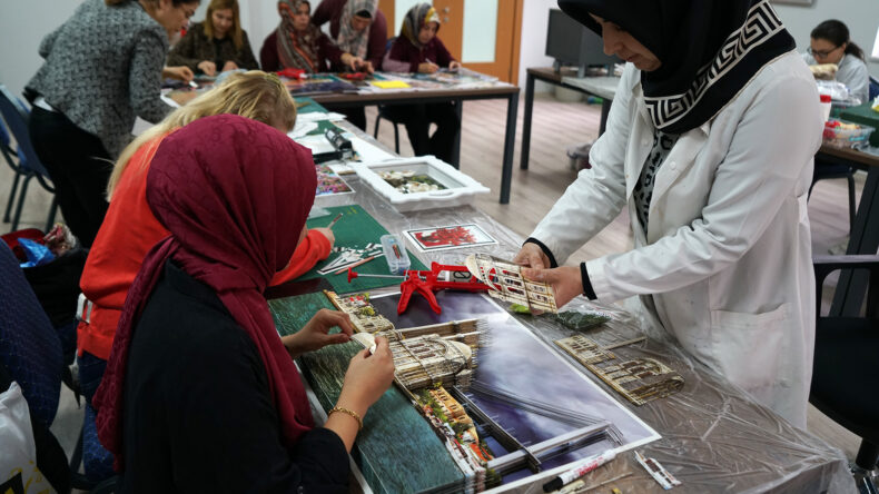 Kadınlar Büyükşehir’in Atölyelerinde Sanatla Hayata Dokunuyor