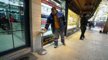 Büyükşehir, Şehir Merkezinde Küllük Dağıttı !