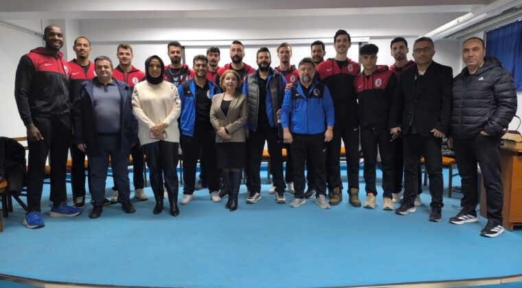 Onikişubat Belediyespor’un Voleybolcuları Kahramanmaraşlı Gençlere İlham Veriyor