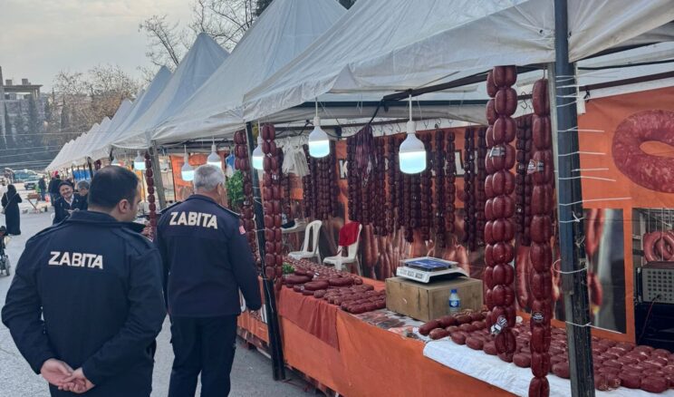 Onikişubat Belediyesi Zabıtası, tarihi geçmiş 850 kilogram sucuk ele geçirdi