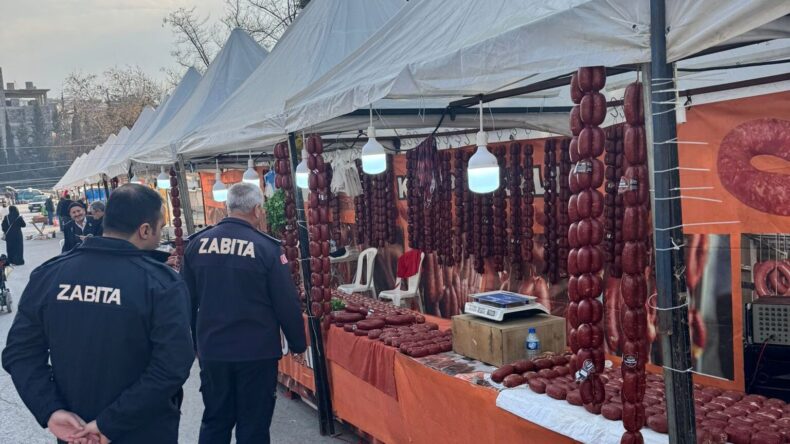 Onikişubat Belediyesi Zabıtası, tarihi geçmiş 850 kilogram sucuk ele geçirdi