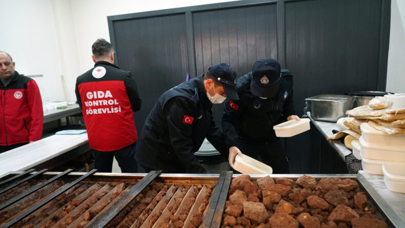 Büyükşehir Zabıtasından Uzun Çarşı’da Kapsamlı Denetim