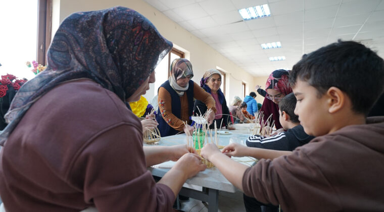 Büyükşehir Belediyesi’nin Atölyesi Öğretti, Aile İçi Bağları Pekiştirdi