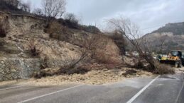 Andırın ve Pazarcık’ta yağışların etkilendiği bölgeye müdahele sürüyor