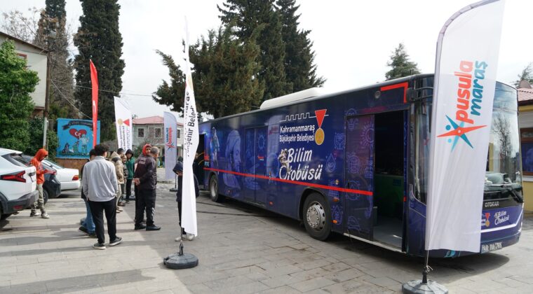 Pusula Maraş’ın Bilim Otobüsü Çocuklarla Buluştu